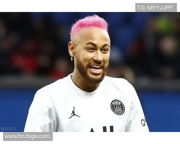 染发潮流中的黑人足球明星展现个性与风采的魅力之旅