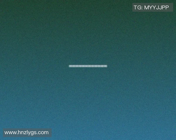 哑铃锻炼胸肌的全面图解与技巧分享助你塑造完美胸部线条